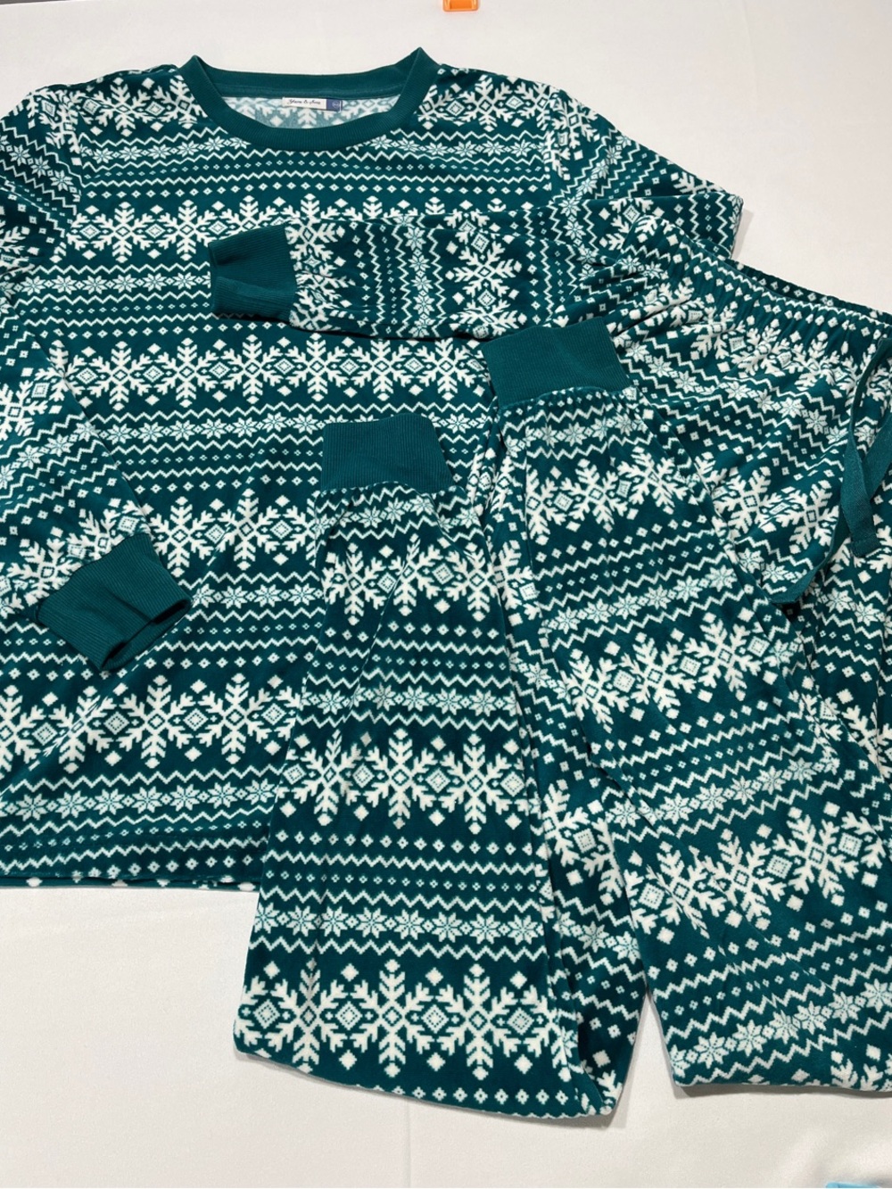 Yarn & Sea XS Holiday Snowflake Fleece Pajama Set NWT Look Christmas Cozy